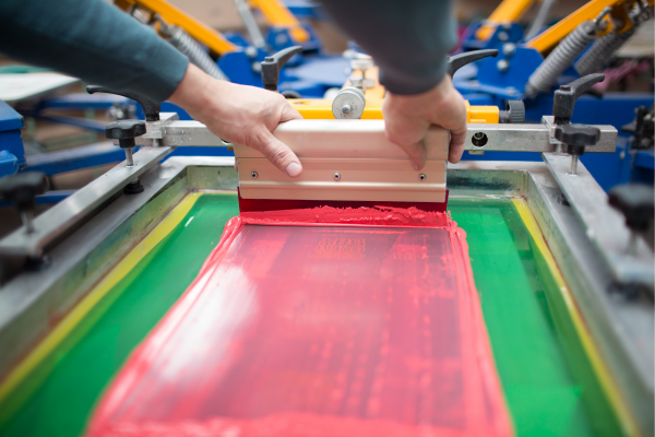 the-fascinating-process-behind-custom-screen-printing-apparel-in-denver-colorado